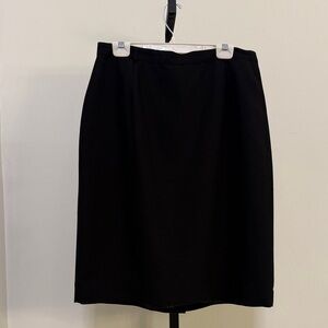 Wortbington Women's Black Skirt